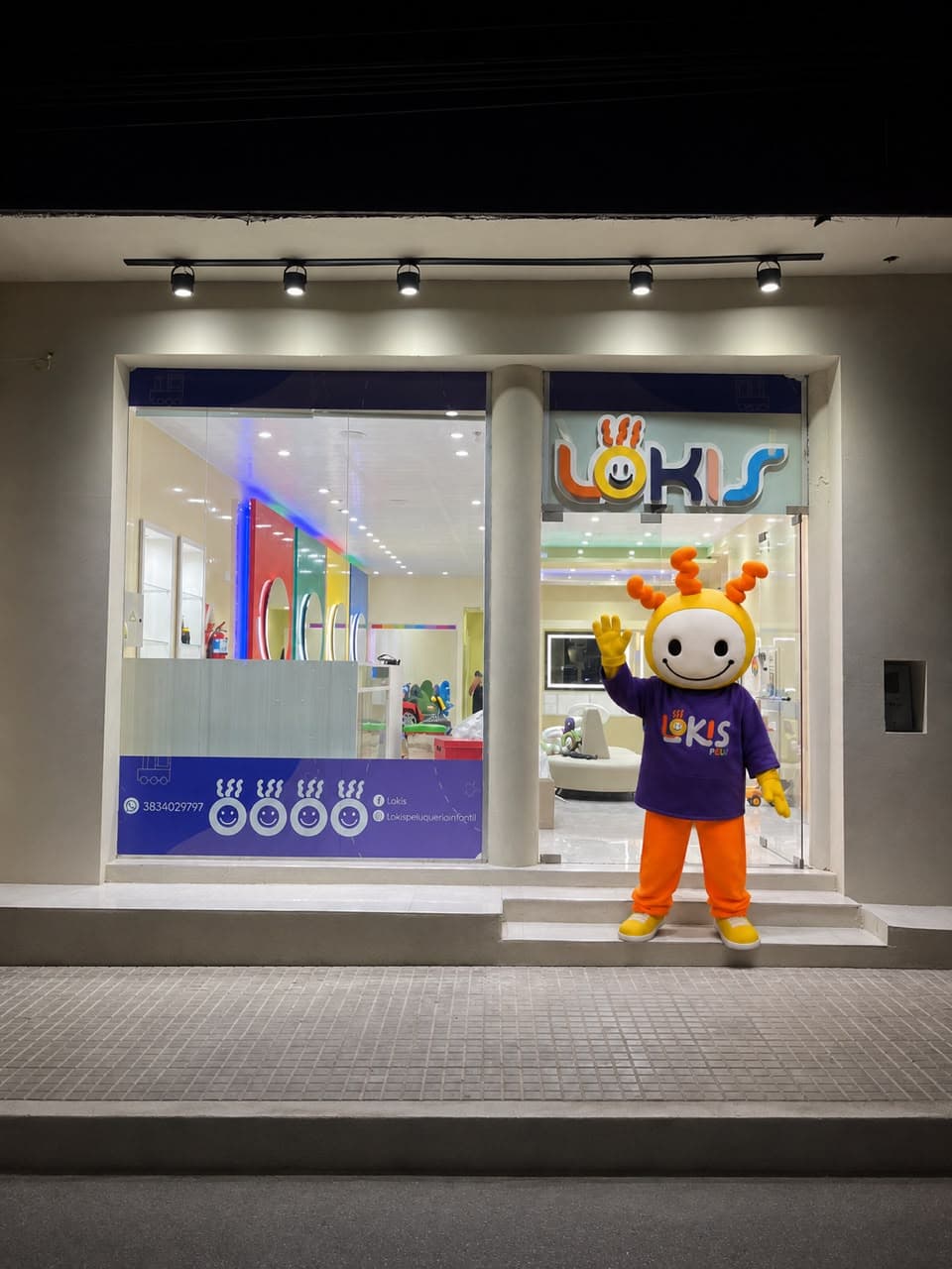 Fachada de la sucursal MOTA BOTELLO de Lokis Peluquería Infantil